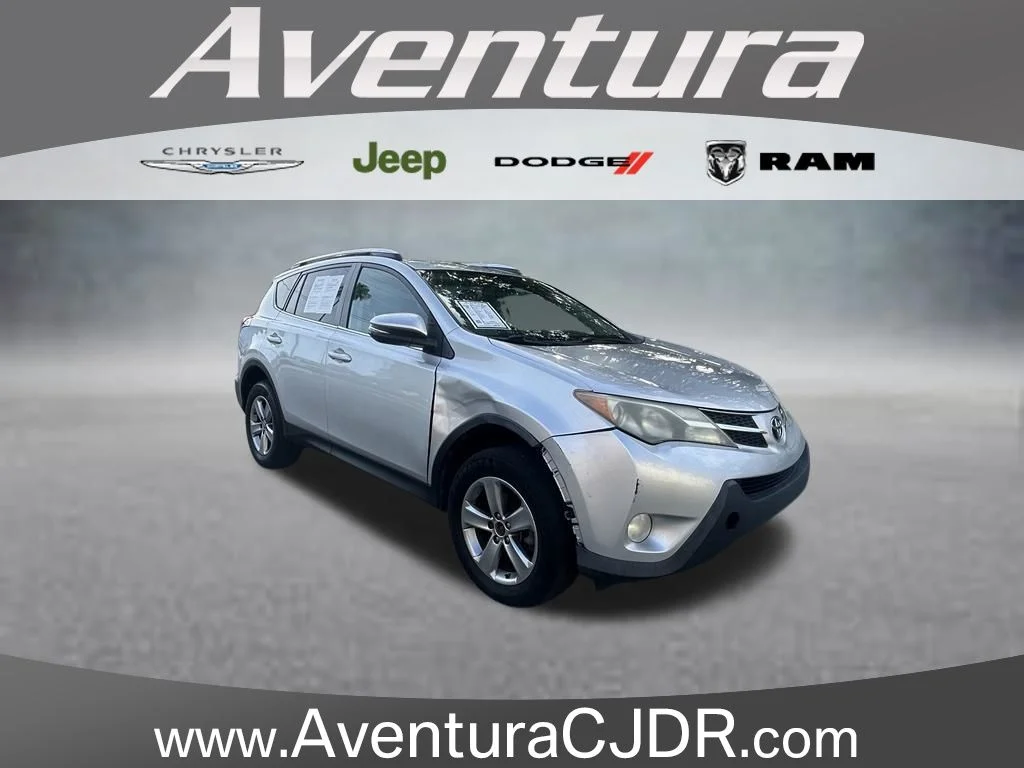 Used 2015 Silver Toyota XLE image 1