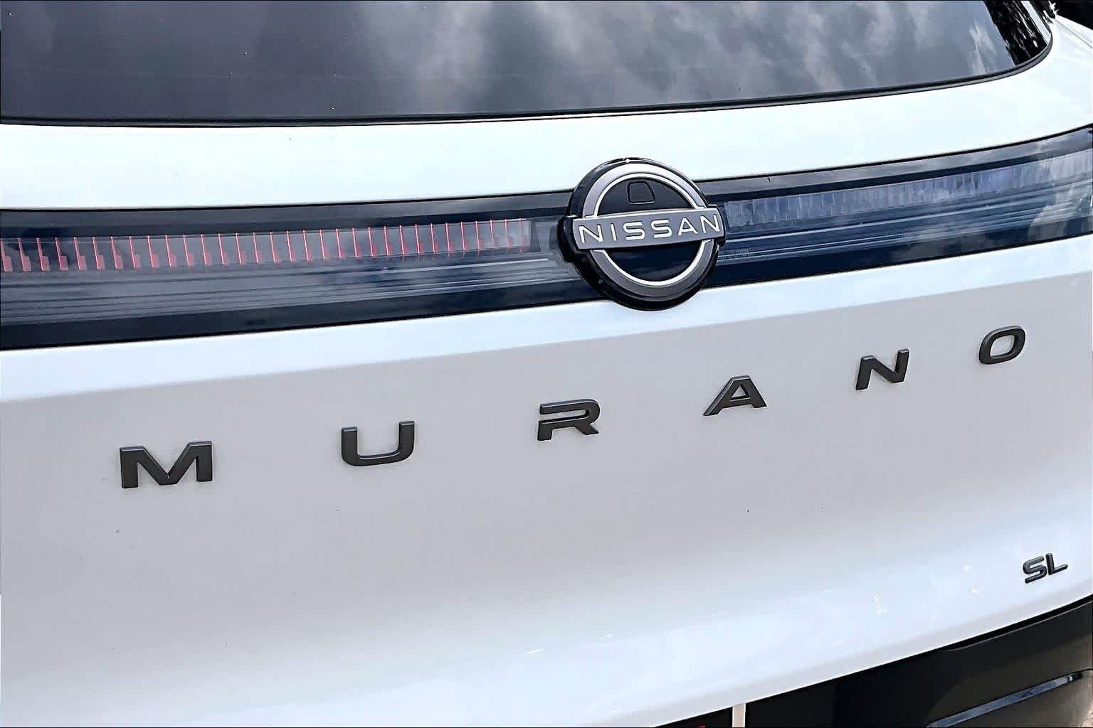 Used 2025 Everest White Pearl Tricoat Nissan SL image 29