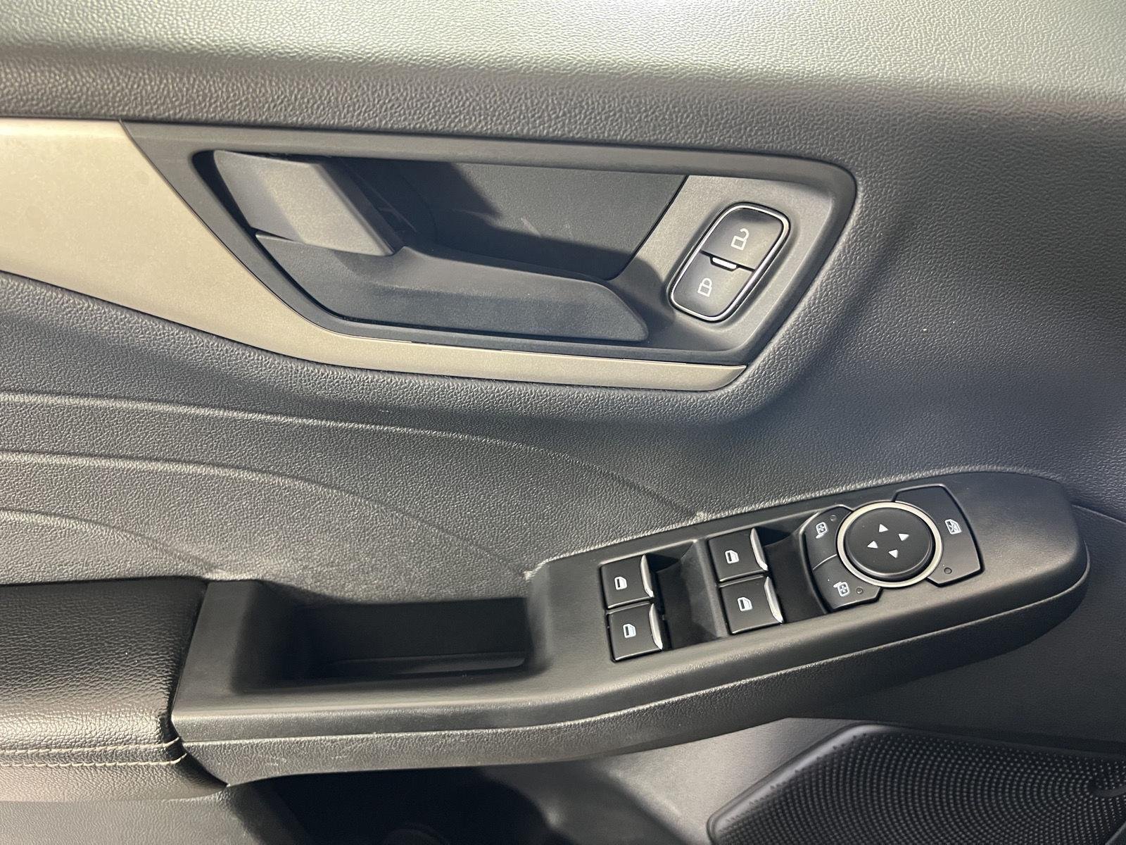 Used 2022 Agate Black Ford SE image 7