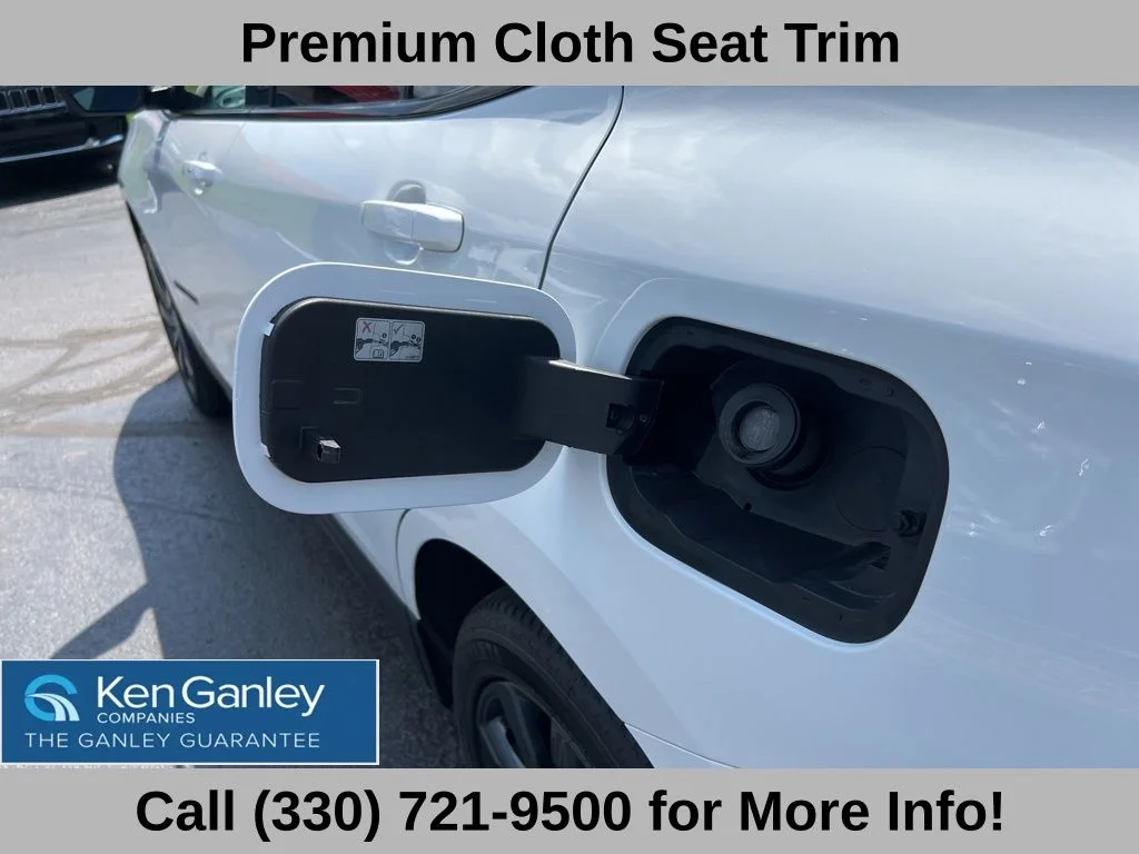 Used 2022 White Chevrolet RS image 49