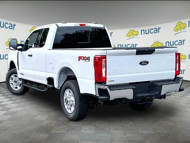 New 2026 Oxford White Ford F-350® XLT image 4