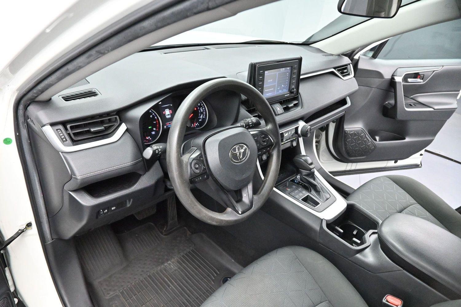 Used 2022 White Toyota XLE image 12