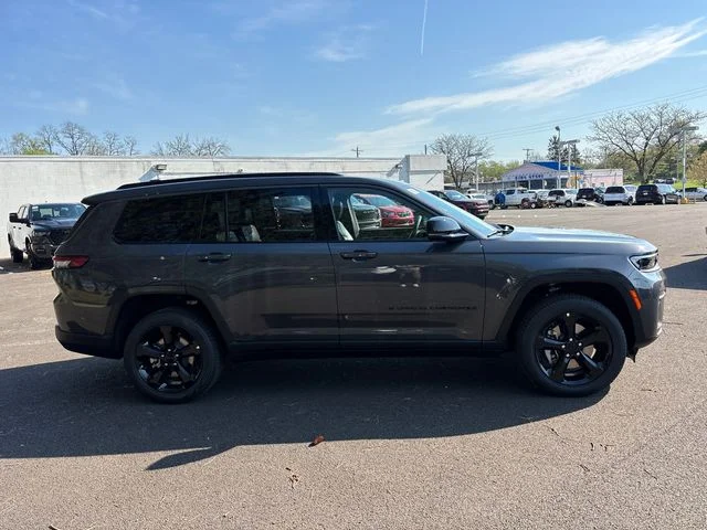 New 2026 Baltic Gray Metallic Clear-Coat Exterior Paint Jeep Limited image 29