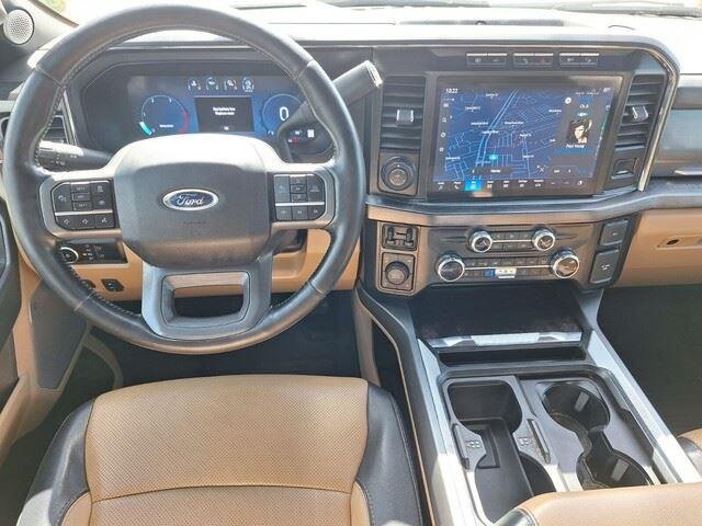 Used 2023 Star White Metallic Tri-Coat Ford LARIAT image 25