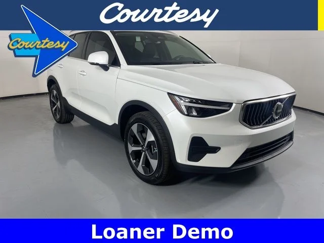 2025 Volvo XC40 B5 Core Bright AWD's photo