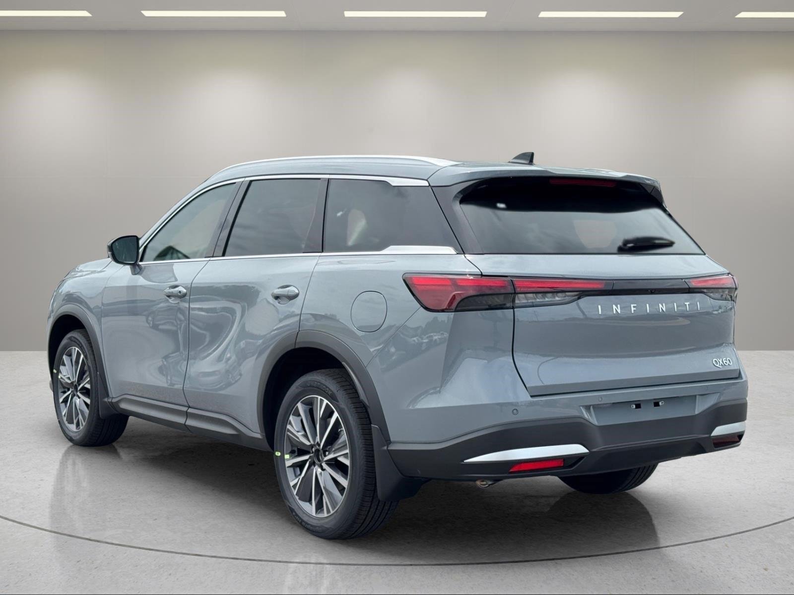 New 2027 HARBOR GRAY INFINITI Luxe FWD image 3