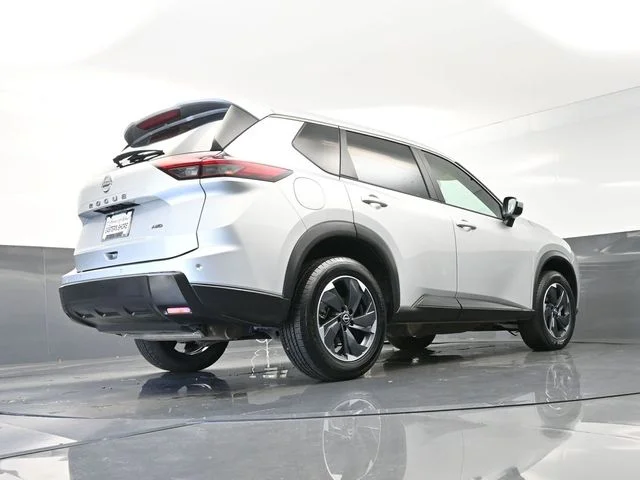 Used 2025 Silver Nissan SV image 38
