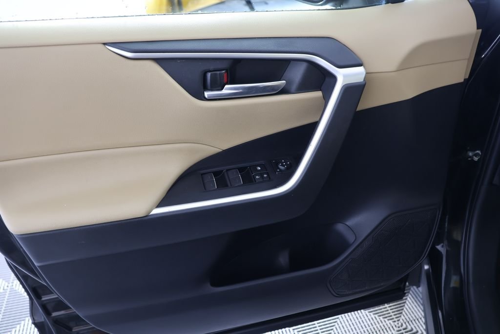 Used 2022 Black Toyota XLE image 26