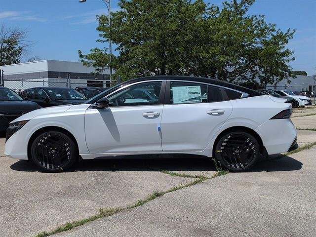 New 2026 Aspen White TriCoat / Super Black Two-tone Nissan SR image 2