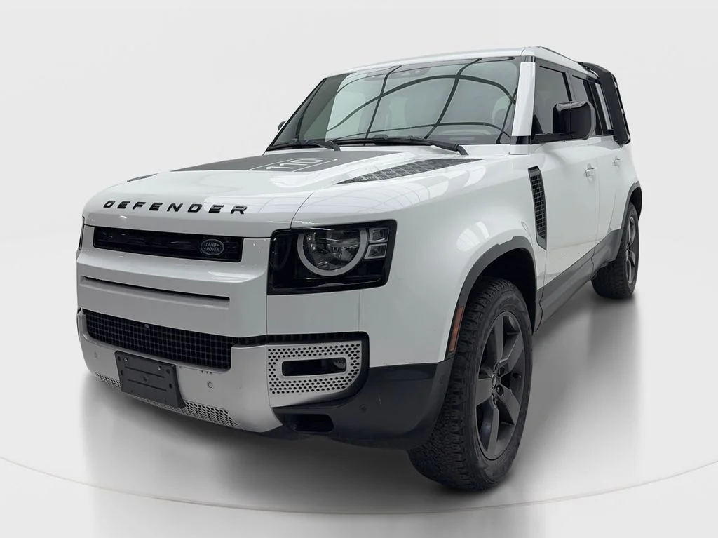 Used 2023 White Land Rover S image 5