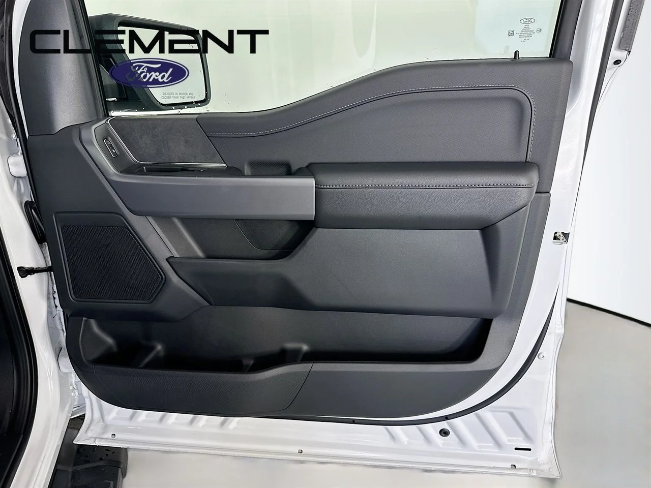 New 2026 Oxford White Ford XLT image 30