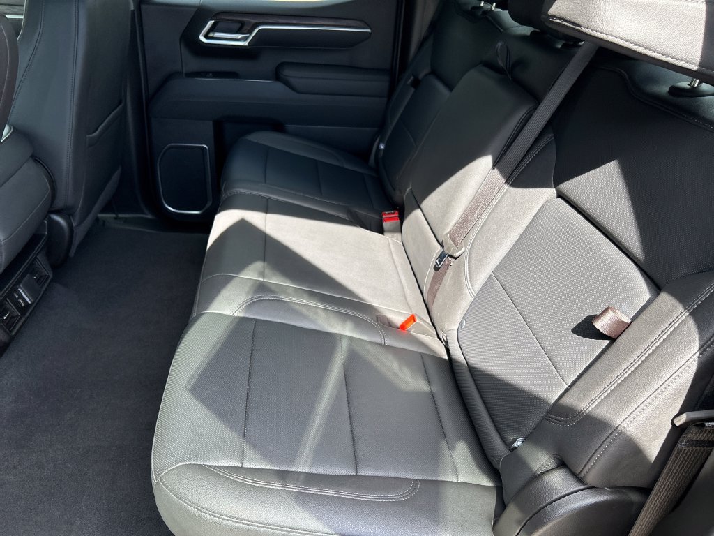 2026 GMC Sierra 1500 SLT - Photo 13