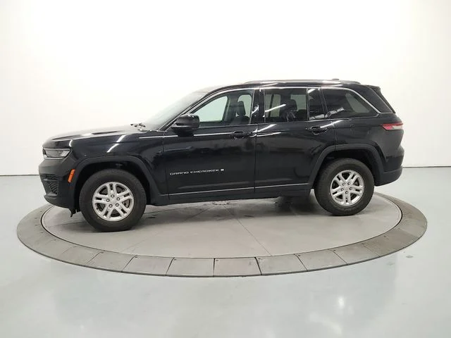 Used 2024 Black Jeep Laredo image 5