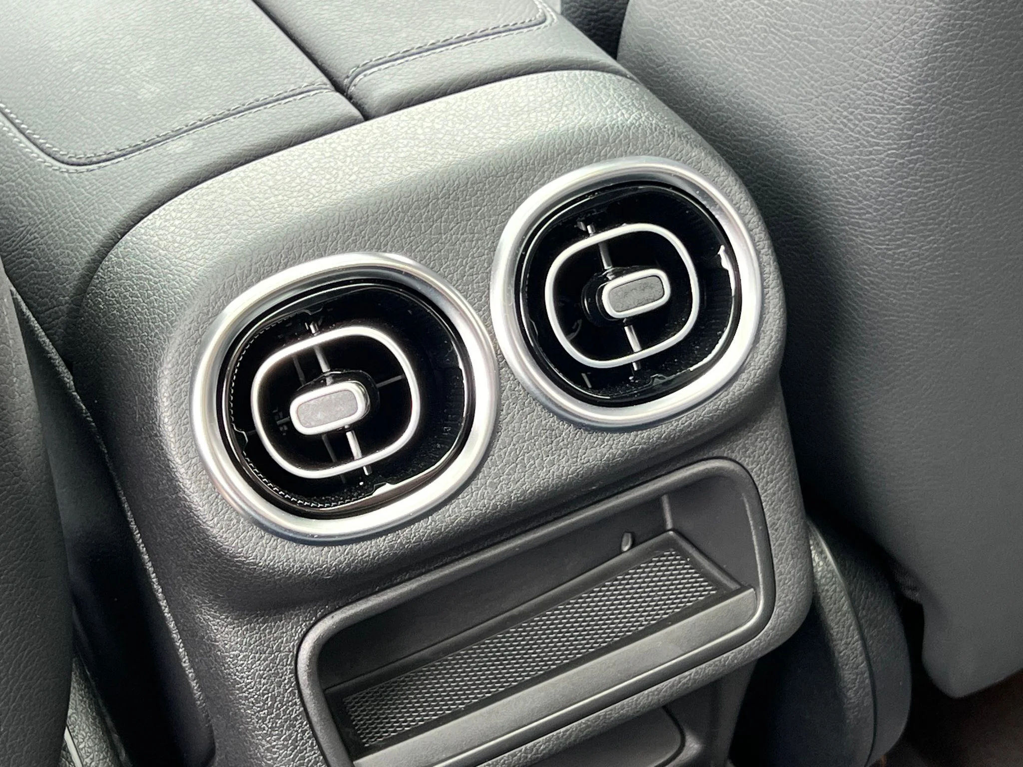Used 2025 Gray Mercedes-Benz GLC 300 image 29