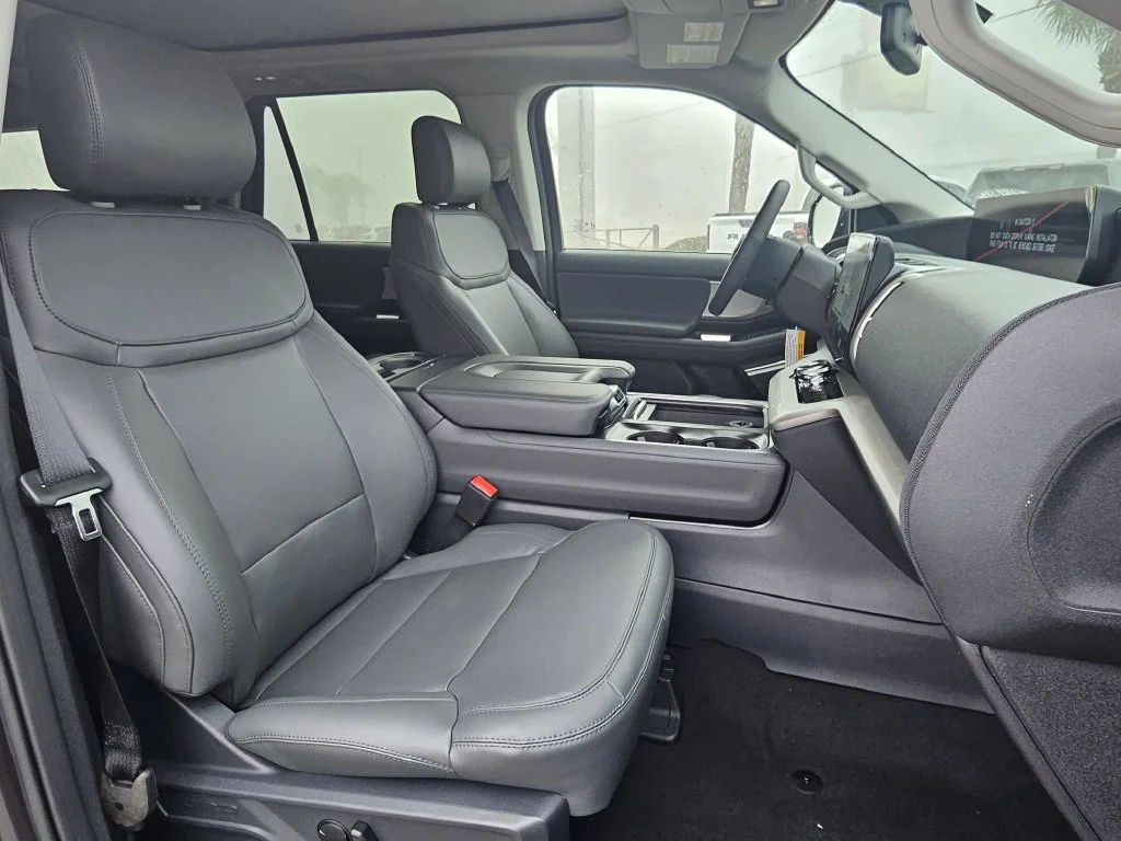 New 2026 Dark Matter Gray Metallic Ford MAX Active image 11