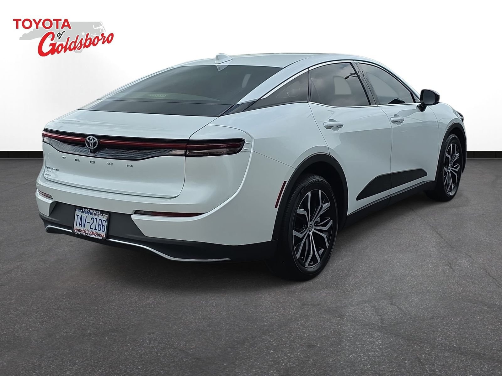 Used 2026 White Toyota XLE image 5