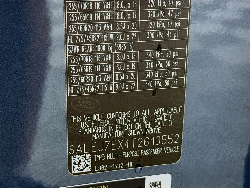 New 2026 Tasman Blue Metallic Land Rover S image 33