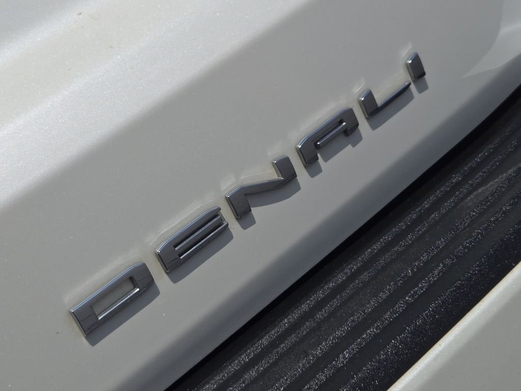 Used 2024 White GMC Denali image 11