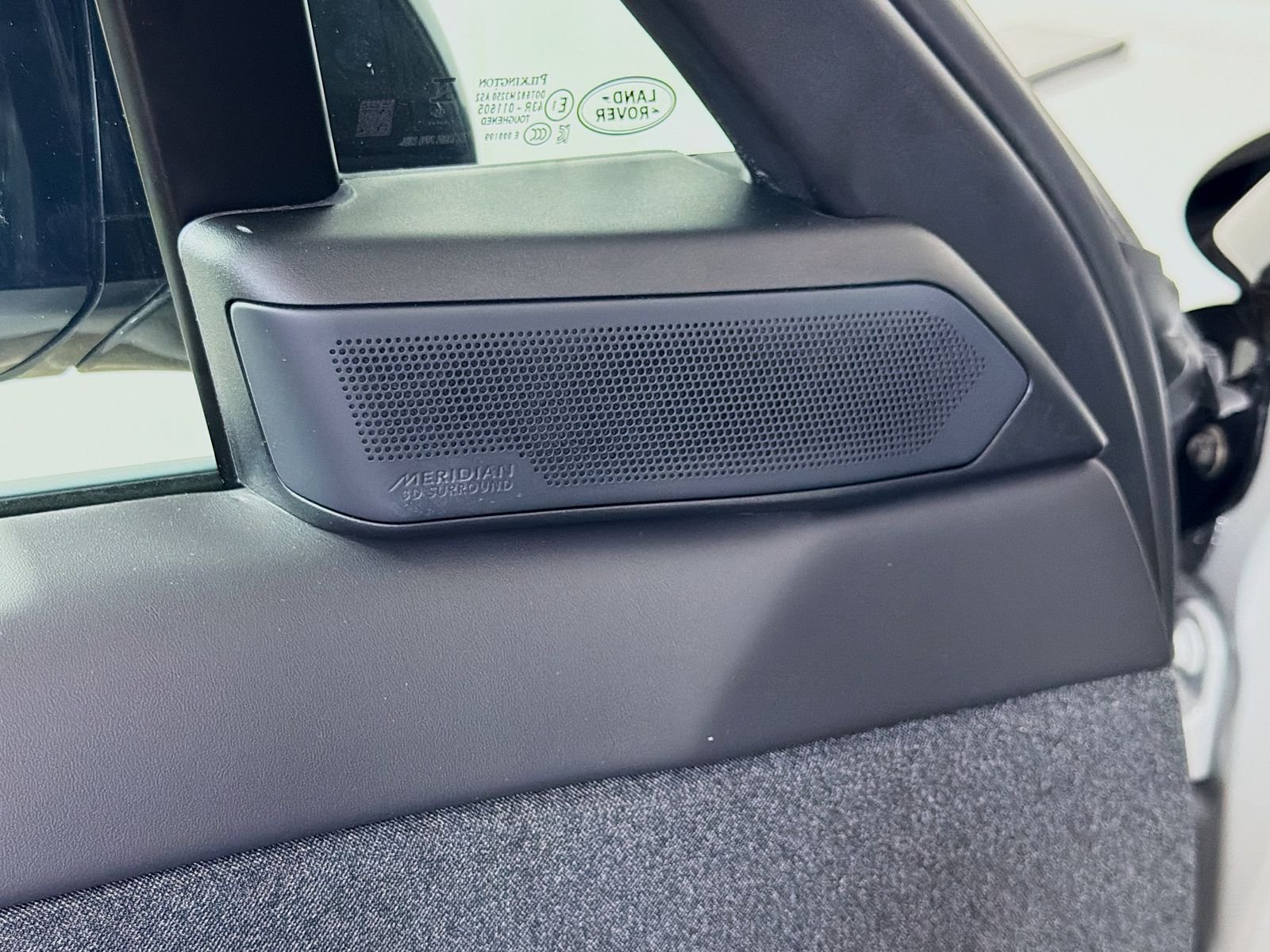 New 2026 Borasco Grey Land Rover SE image 22