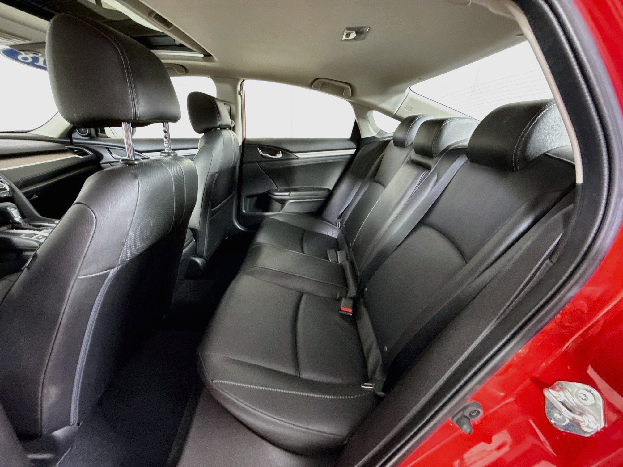 Used 2018 Rallye Red Honda EX-L image 4
