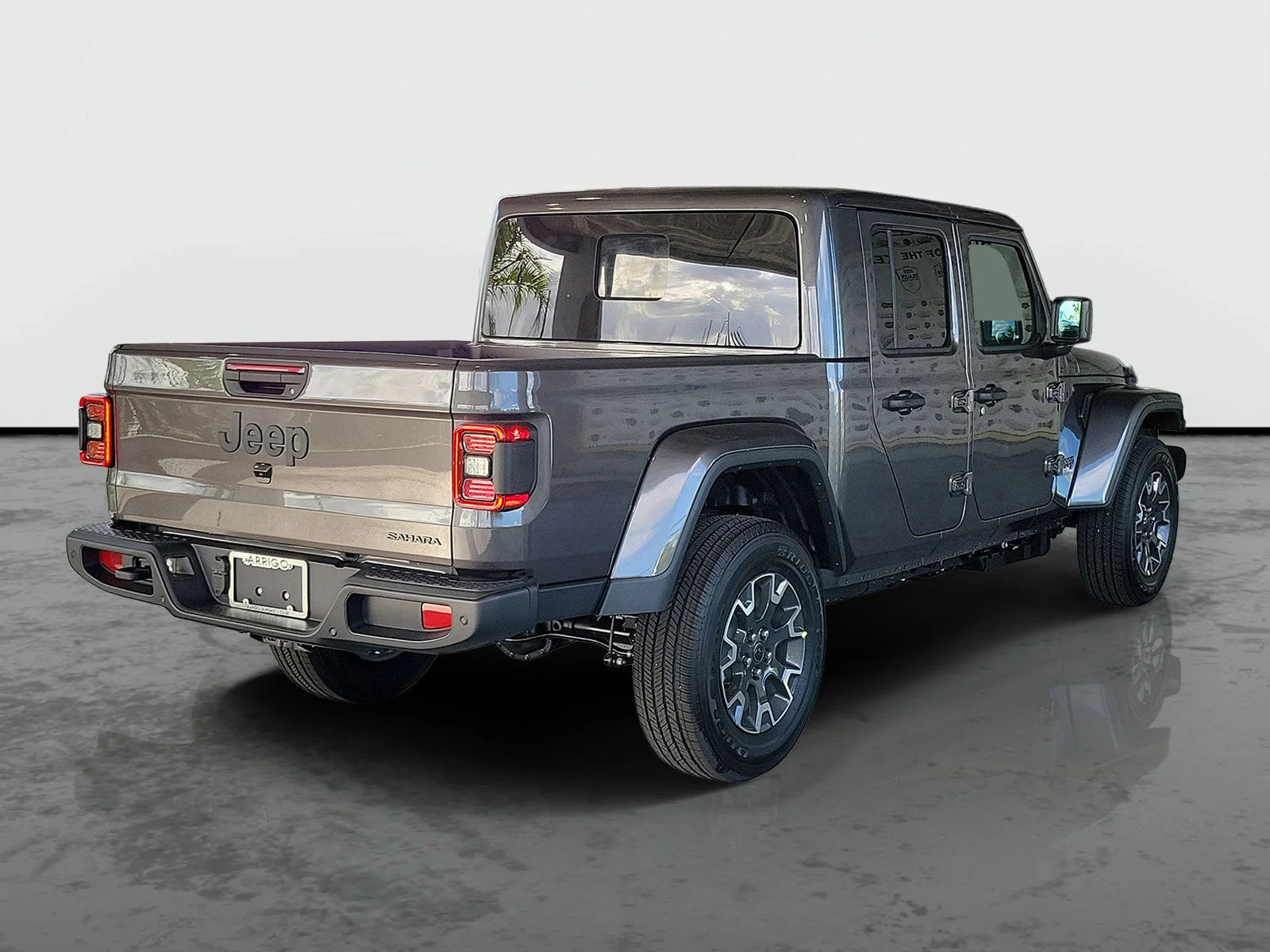 New 2026 Granite Crystal Metallic Clear-Coat Exterior Paint Jeep Sahara image 1