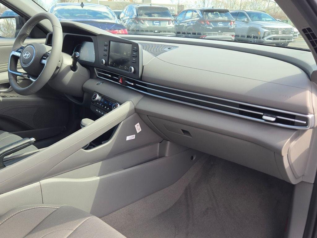 New 2026 White Hyundai SEL Sport image 8