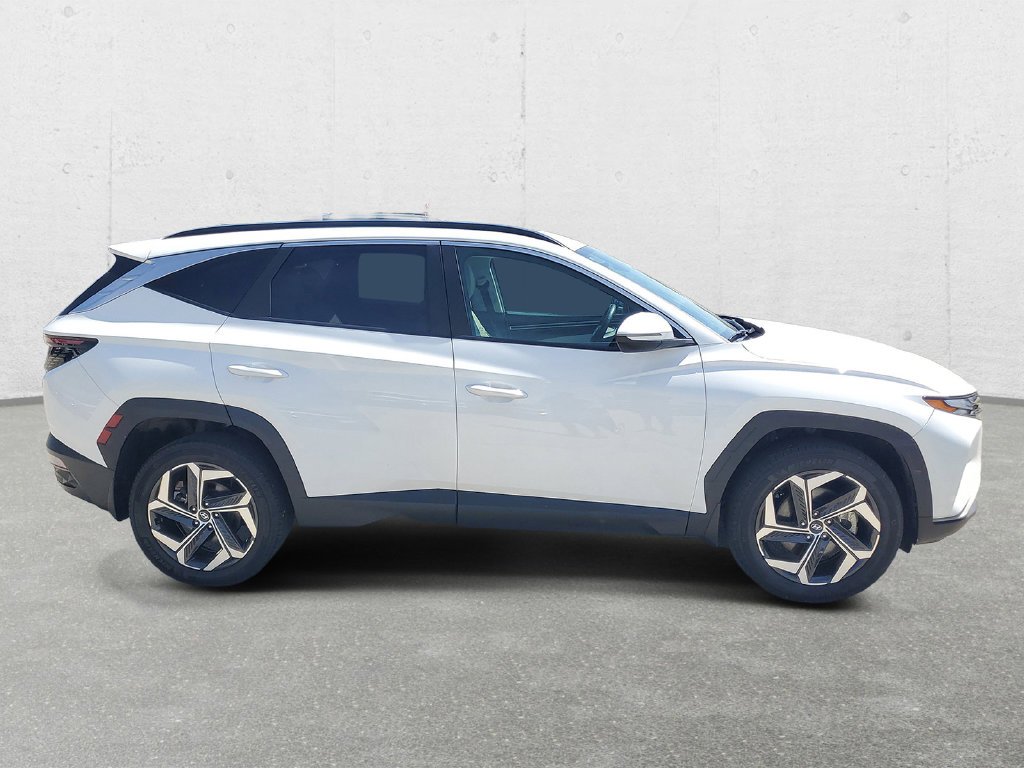 Used 2024 White Hyundai SEL image 3
