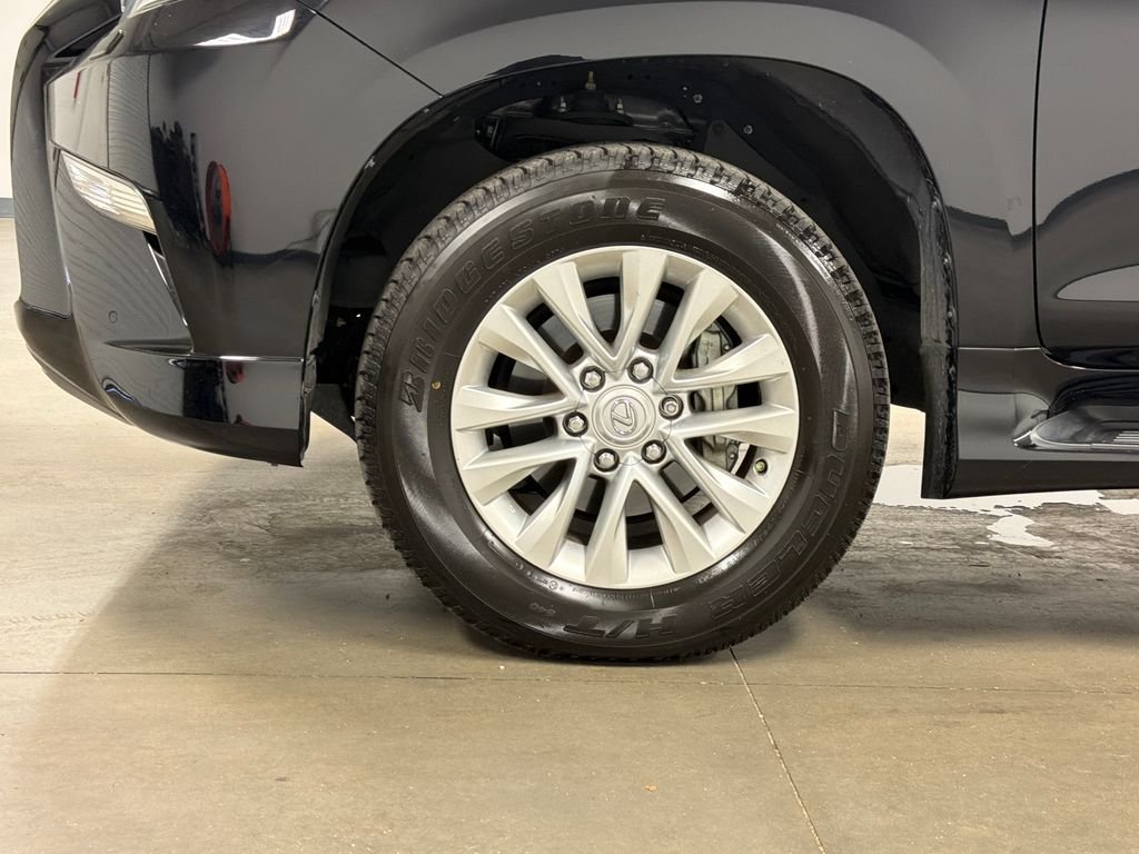 Used 2021 Black Lexus 460 image 11