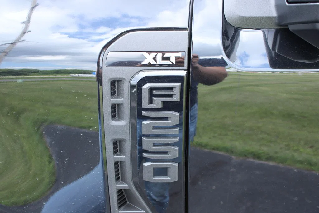 New 2026 Agate Black Metallic Ford F-250® XLT image 6