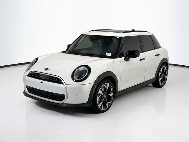 2026 MINI 4 Door Iconic
