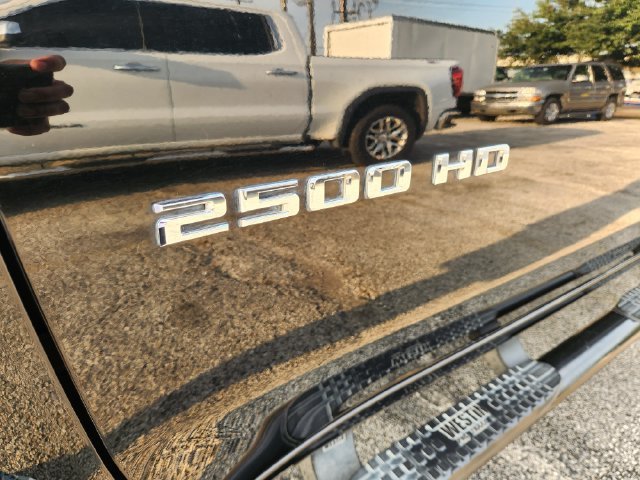 Used 2022 BLACK Chevrolet Custom image 7