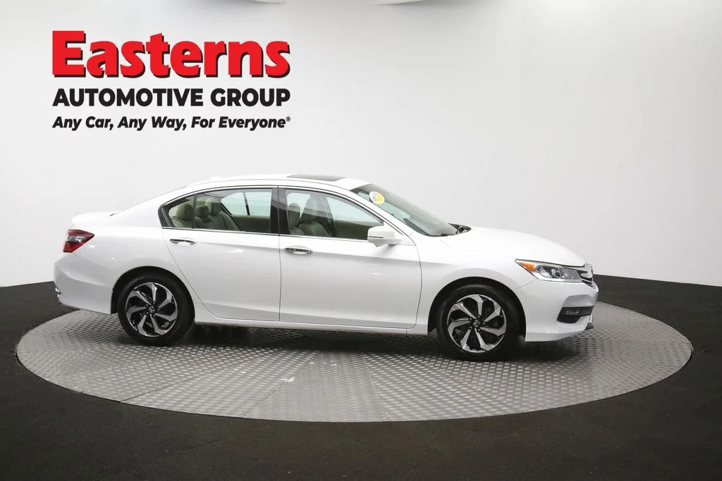 Used 2017 White Honda EX-L image 47