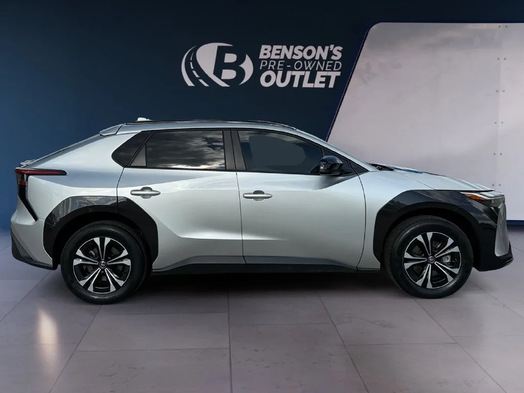 Used 2023 Silver Toyota XLE image 6