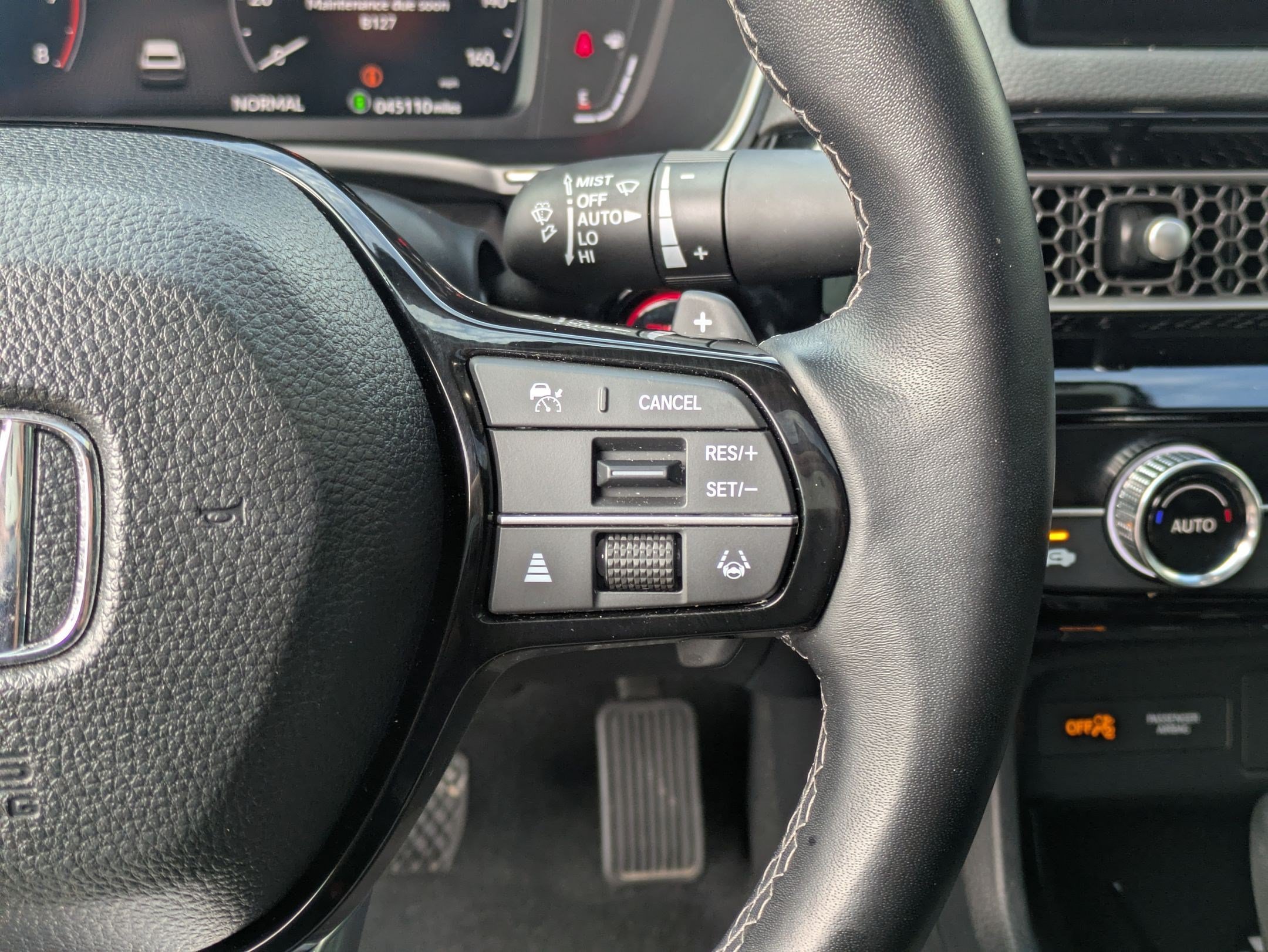 Used 2024 Sonic Gray Pearl Honda Touring image 20