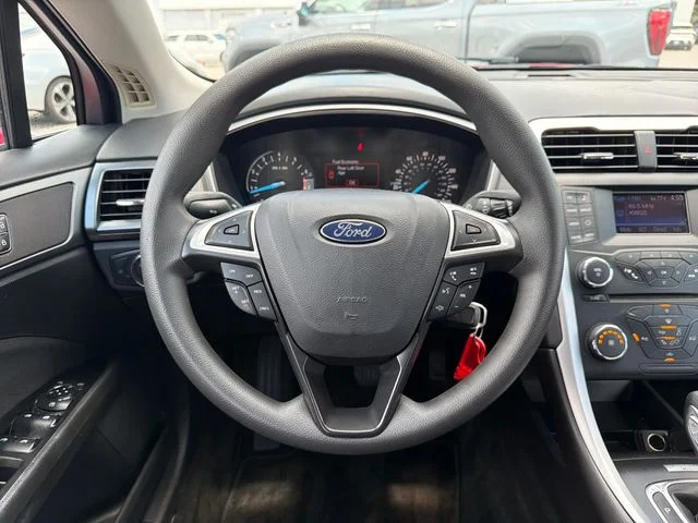 Used 2014 Red Ford SE image 10