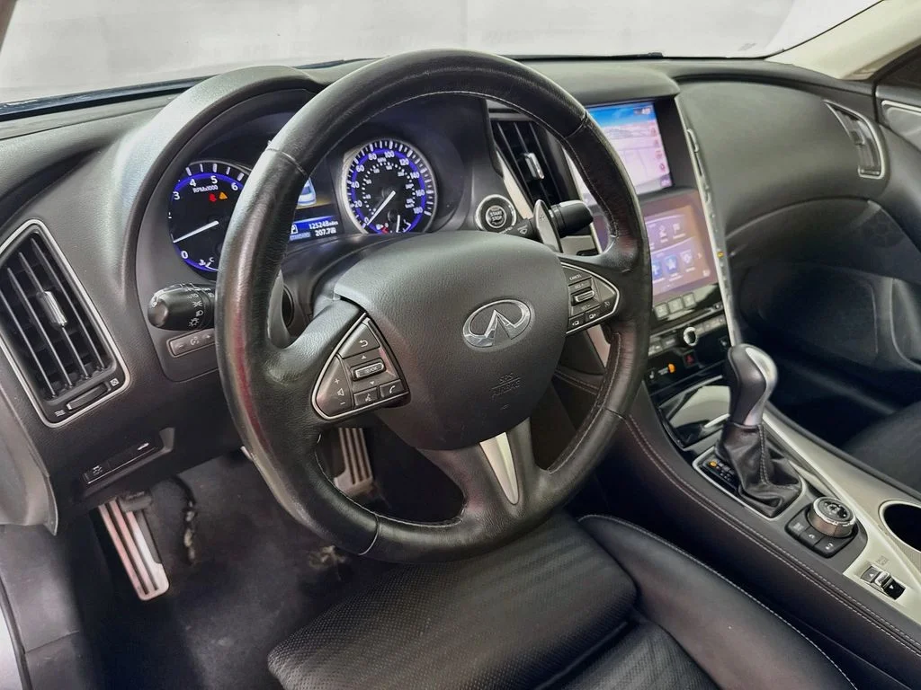 Used 2015 Graphite Shadow INFINITI Sport image 10