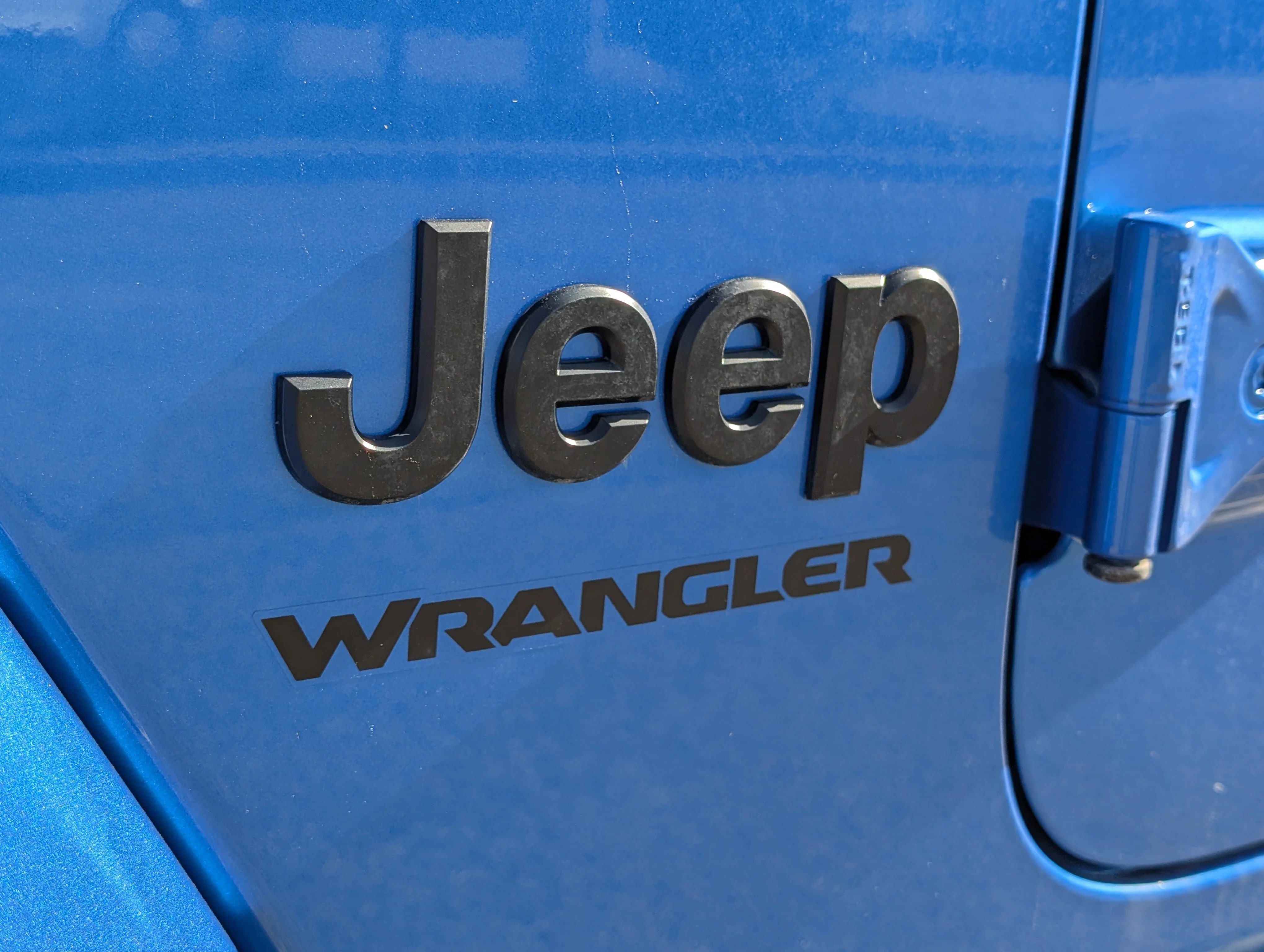 New 2025 Hydro Blue Pearl Jeep Sahara image 15