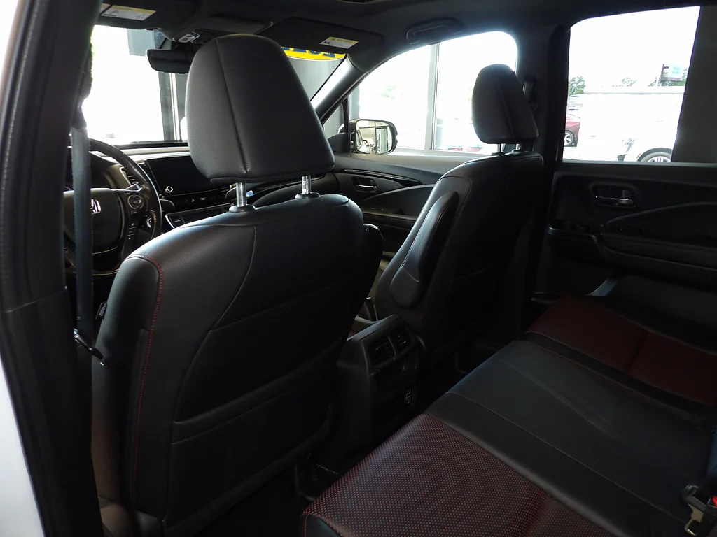 Used 2022 Platinum White Pearl Honda Black Edition image 24
