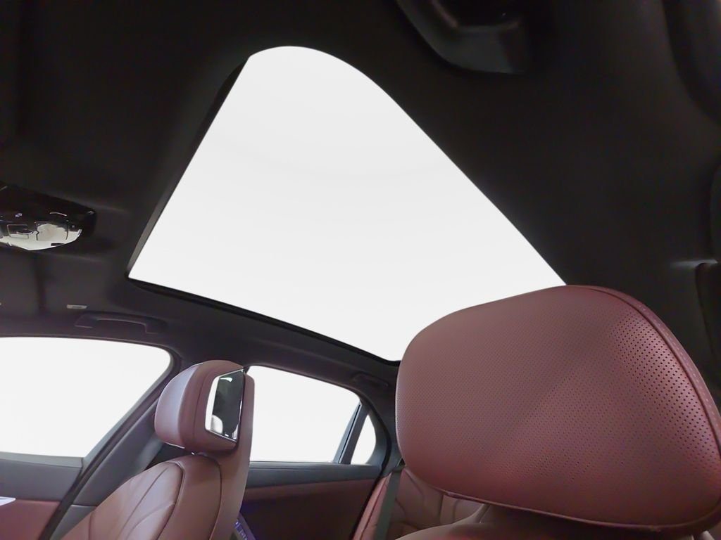 2026 BMW 7 Series 750e - Photo 20