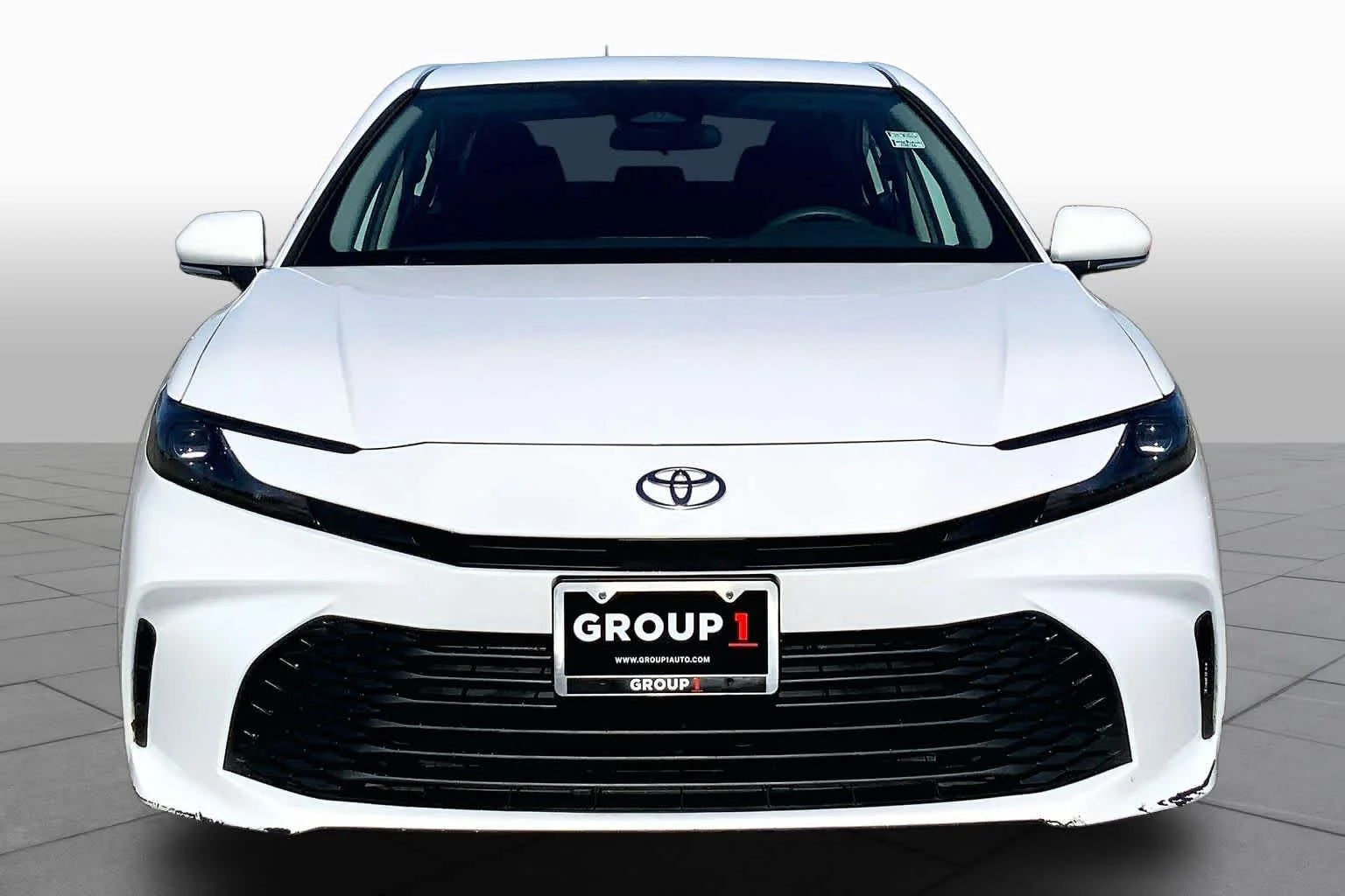 Used 2025 Ice Cap Toyota LE image 4