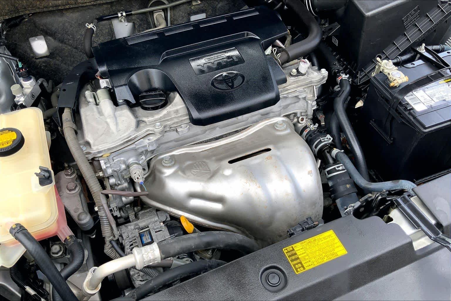 Used 2013 Classic Silver Metallic Toyota LE image 33