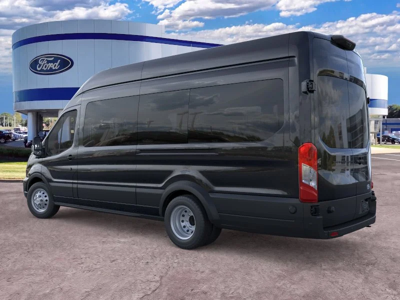 New 2026 Agate Black Metallic Ford XLT image 4