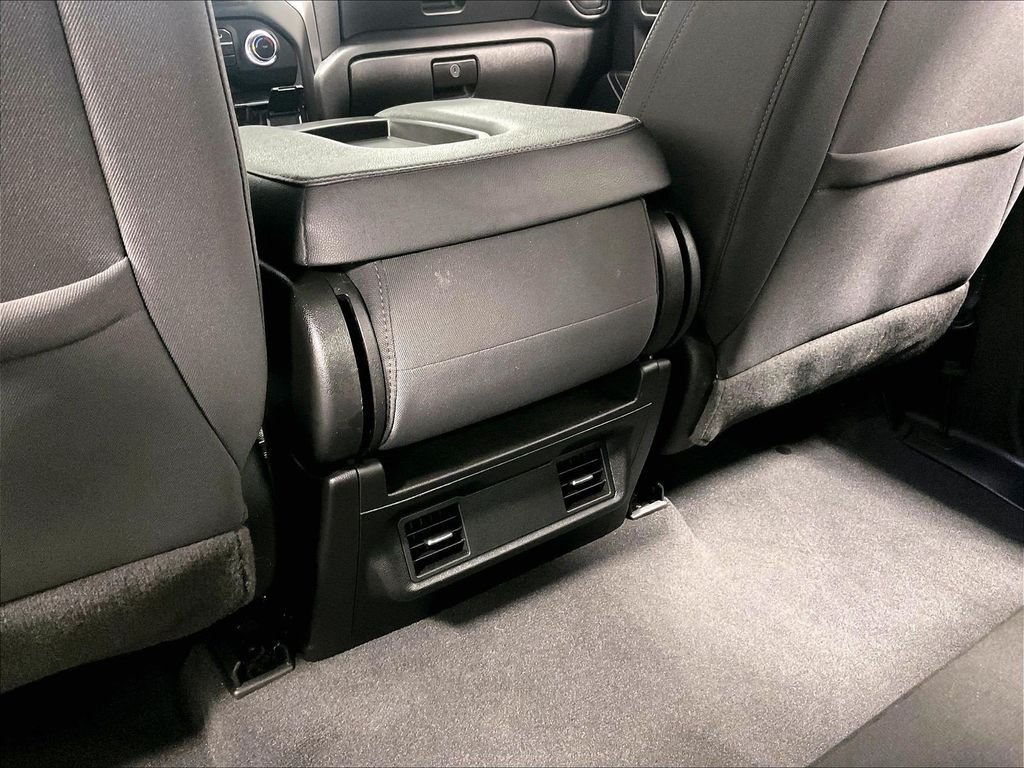 Used 2023 White Chevrolet Custom image 27