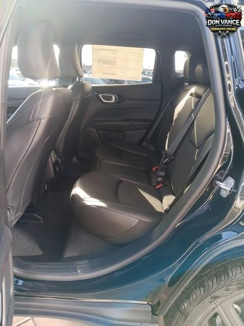 New 2026 Diamond Black Crystal Pearlcoat Jeep Latitude image 11