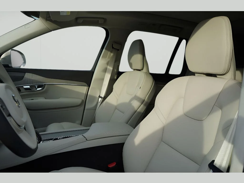 2025 Volvo XC90 Plus - Photo 19