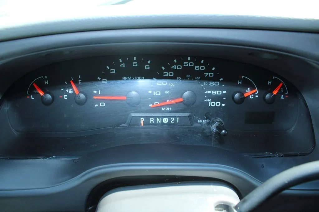 Used 2007 White Ford Commercial image 29