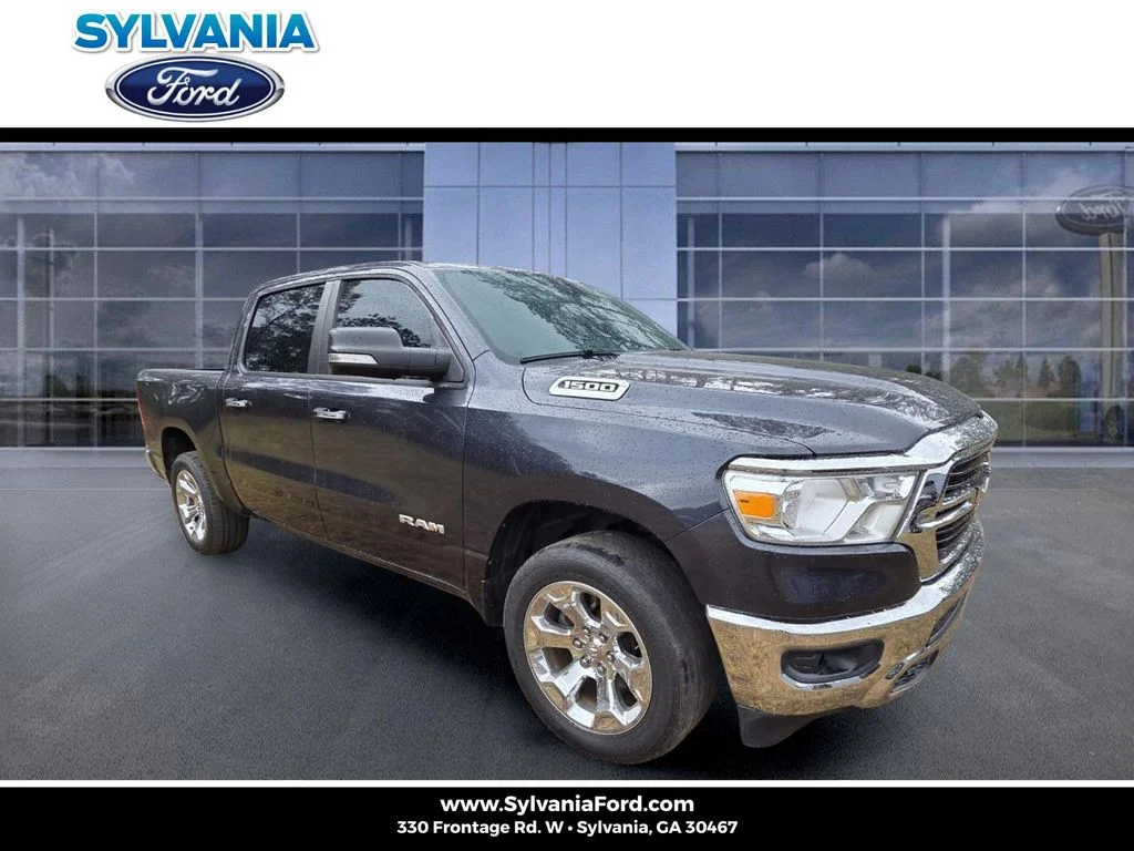2020 RAM 1500 Big Horn/Lone Star 4x4 Crew Cab 5'7's photo
