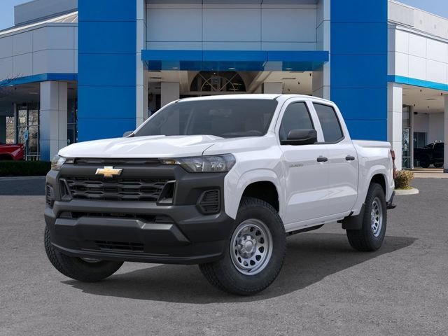 New 2026 Summit White Chevrolet WT image 7