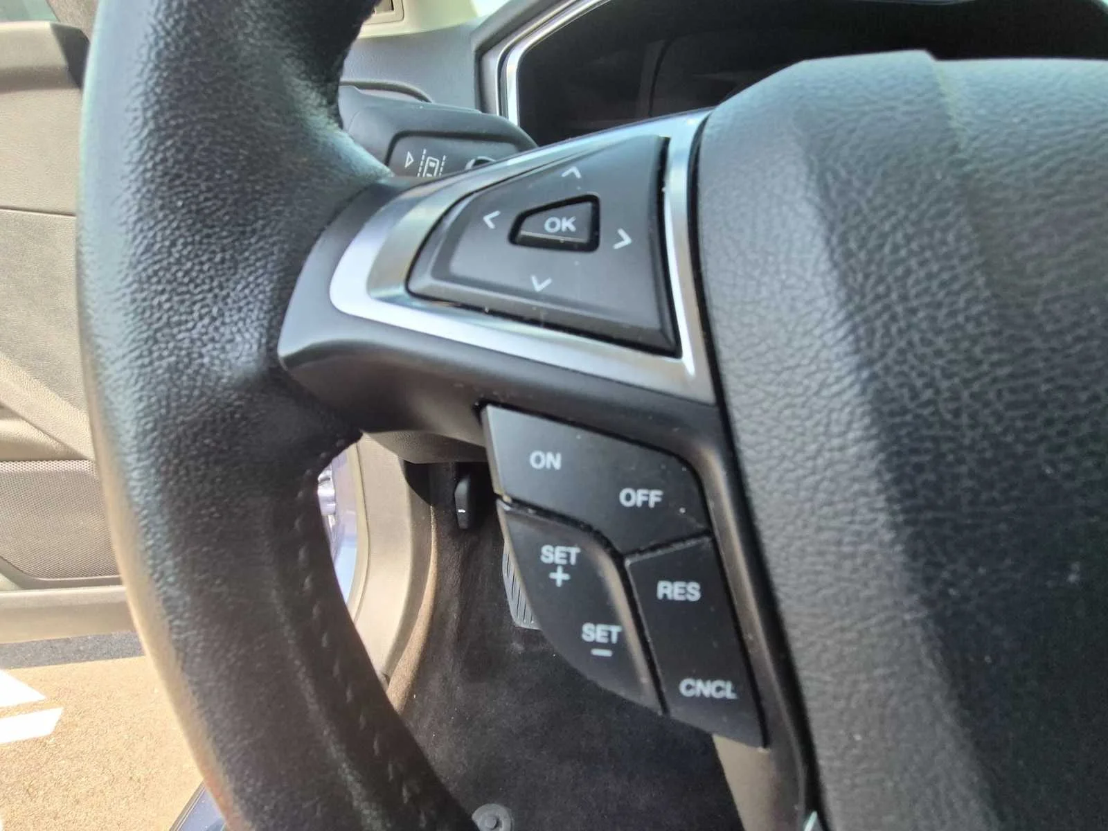 Used 2018 Blue Metallic Ford SE image 22