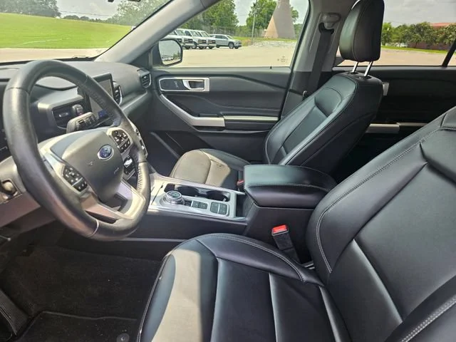Used 2023 Gray Ford XLT image 9
